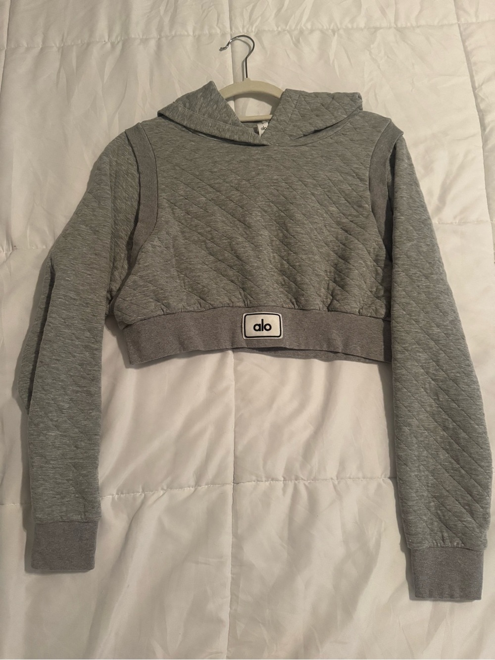 ALO Yoga Quilted Cropped Hoodie in Heather Gray